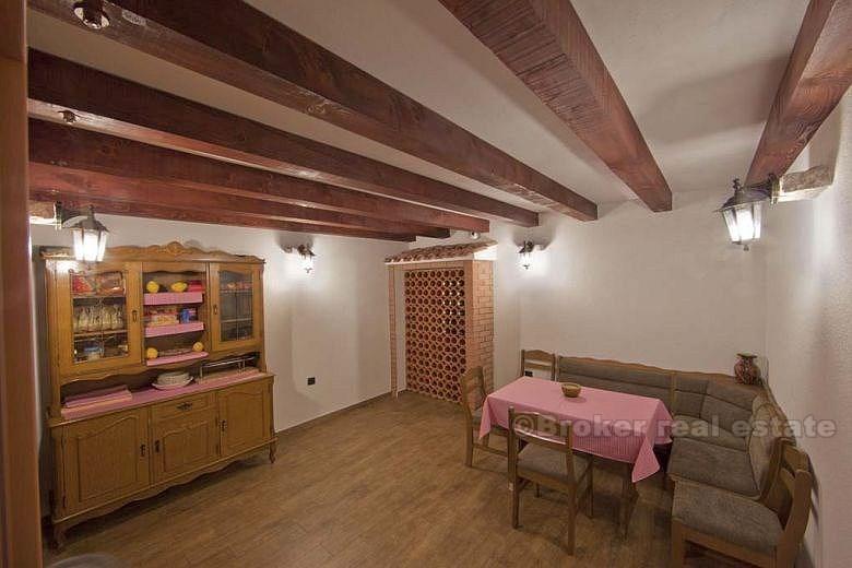 Maison sur 3 étages, à vendre