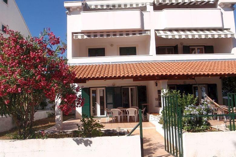 Apartment of 50 m2 with a garden