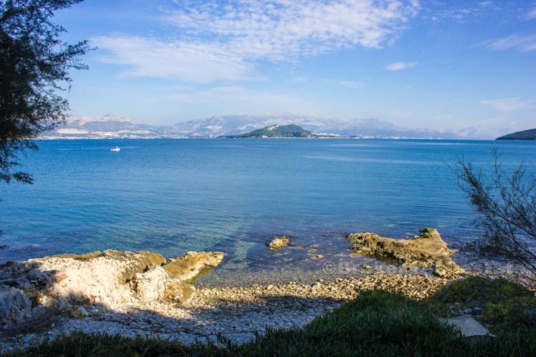 Vieille villa première rangée à la mer, à vendre