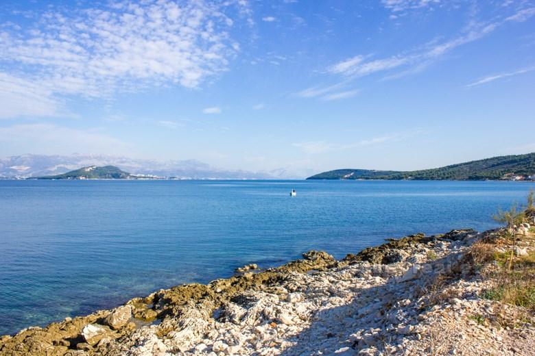 Vieille villa première rangée à la mer, à vendre