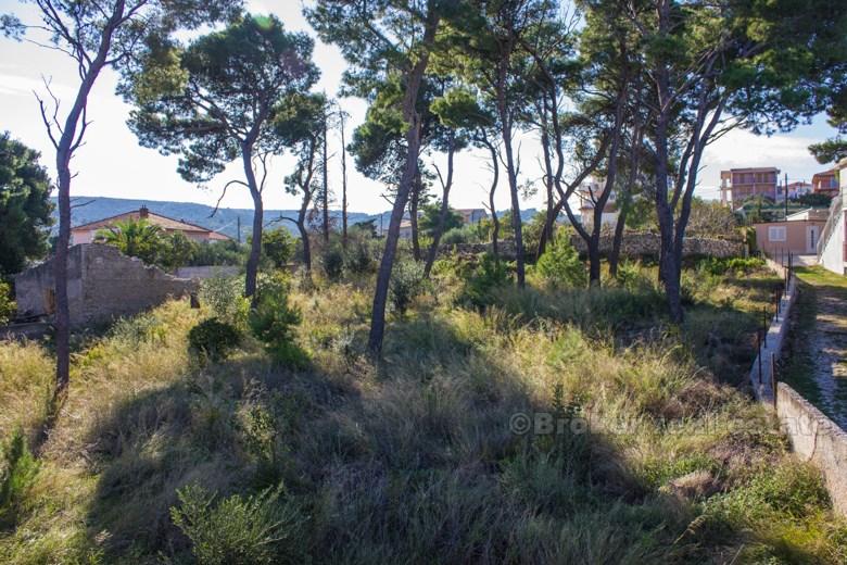 Stary dom na pierwszym rzędzie do morza, na sprzedaż