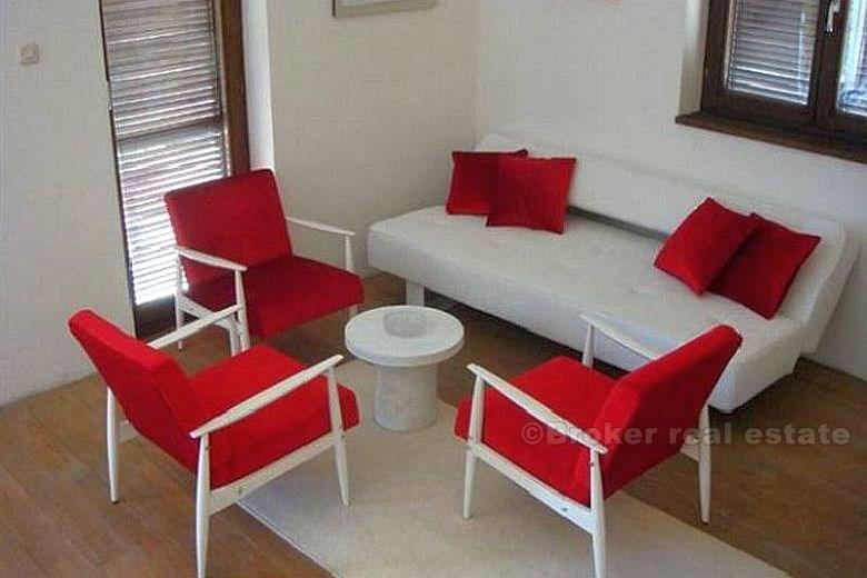 Rekreační dům se 2 apartmány, na prodej