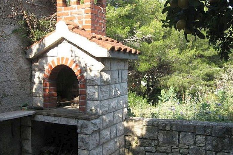 Dom jednorodzinny z trzema apartamentami