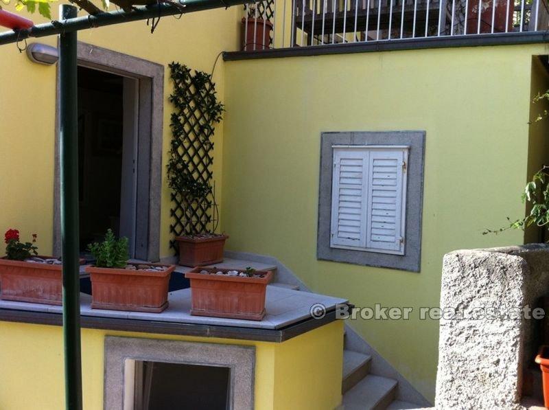 Duplex leilighet med et verksted
