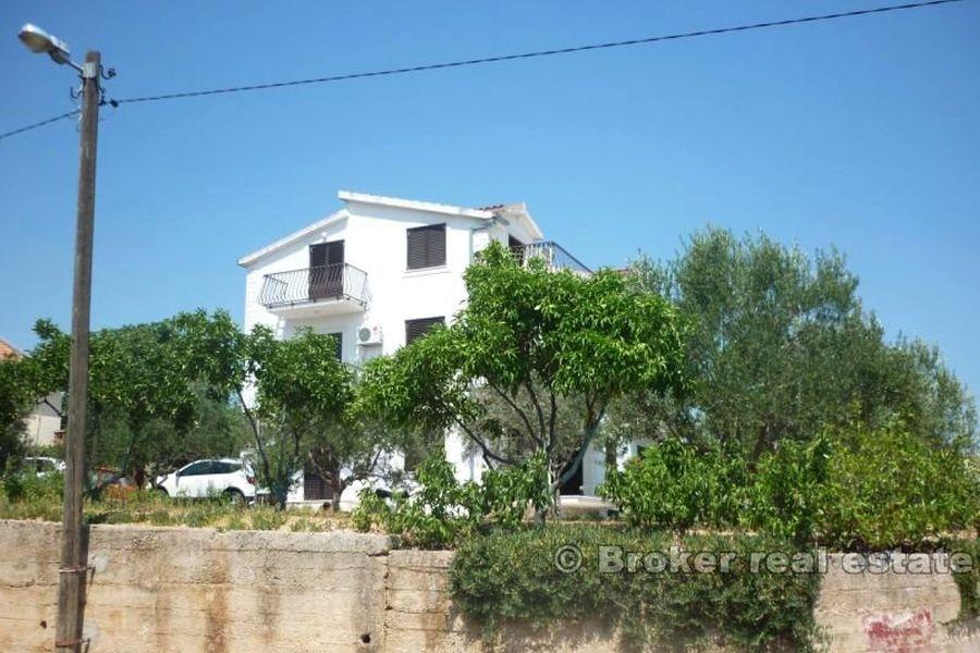 La maison de 3 étages, à vendre