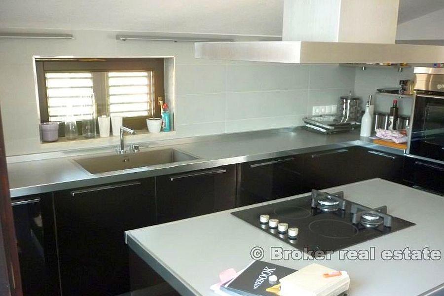 The house with 3 floors, for sale