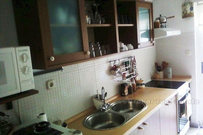 Appartement entièrement rénové, à vendre