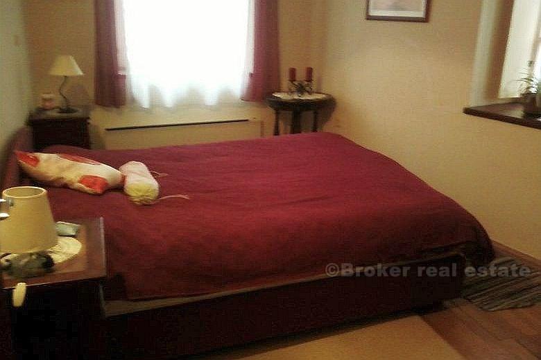 Appartement entièrement rénové, à vendre