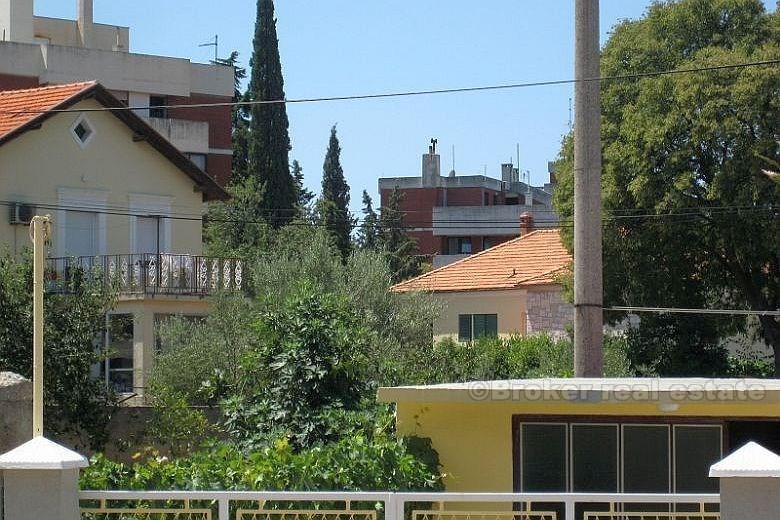 Deux appartements dans une maison privée, à vendre