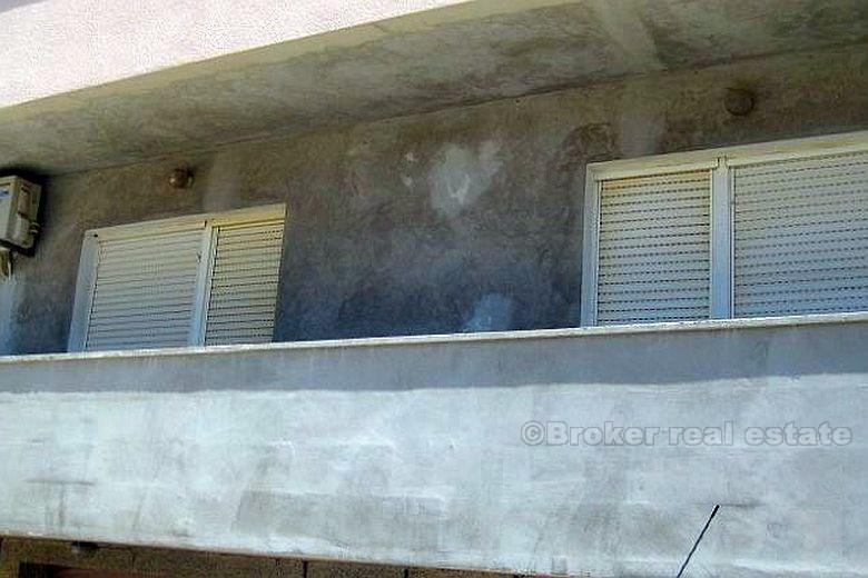 Две квартиры в частном доме, на продажу