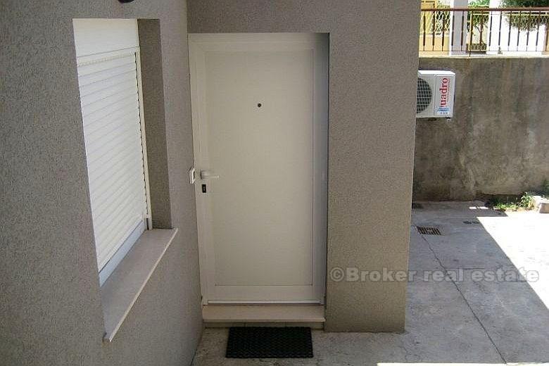 Deux appartements dans une maison privée, à vendre