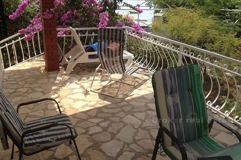 Двухквартирный дом