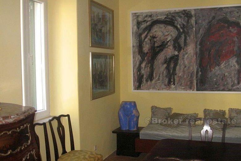 Nydelig renovert leilighet