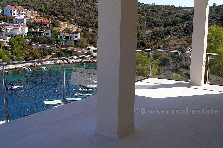 Trois villas de luxe nouvellement construites, à vendre