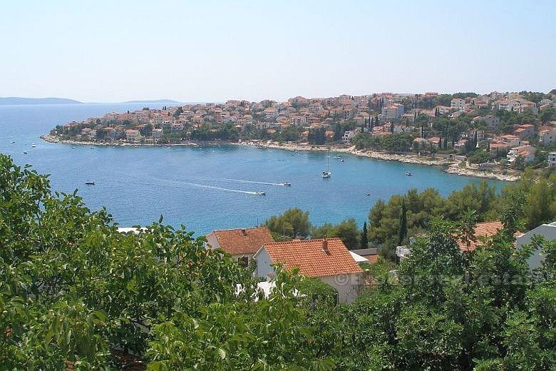 Samostojeća kuća s vrtom, na prodaju
