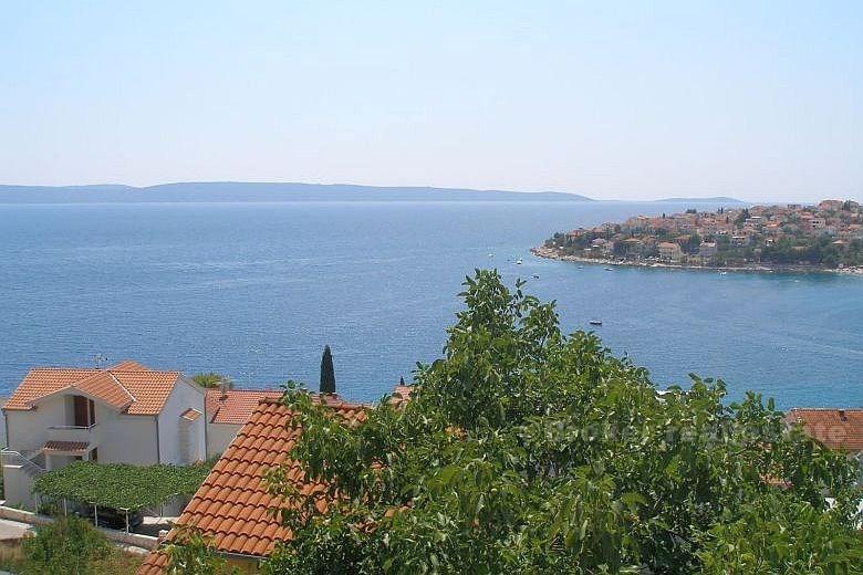 Samostojeća kuća s vrtom, na prodaju