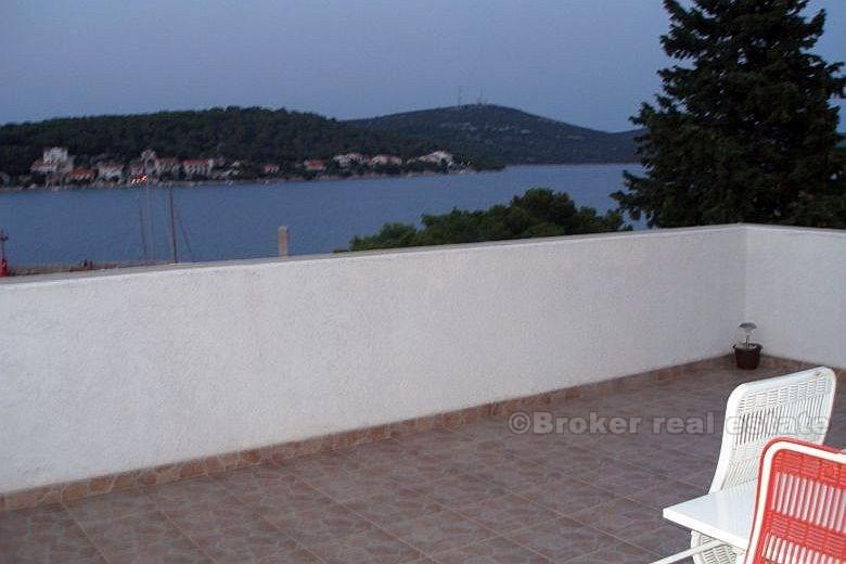 House living area of 100 m2, for sale