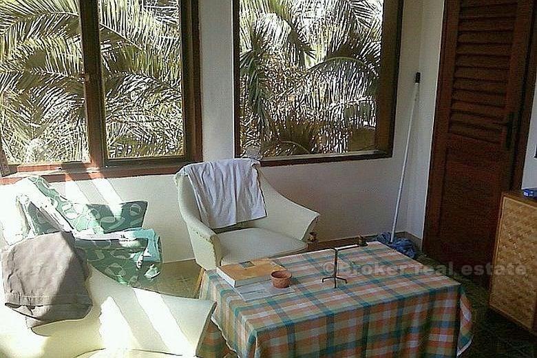 House on a land plot of 1000 m2