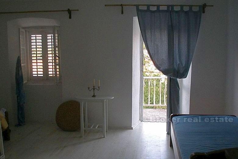 La maison en pierre, rénovée