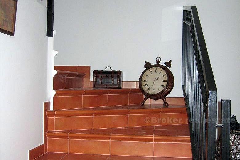 Casa sulla bellissima posizione, in vendita