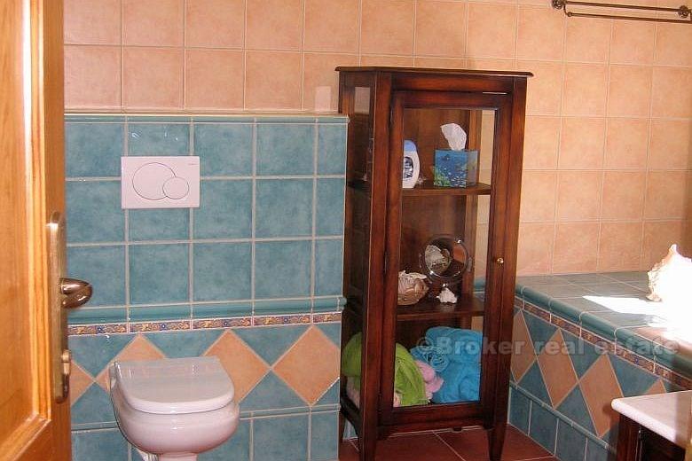 Casa sulla bellissima posizione, in vendita