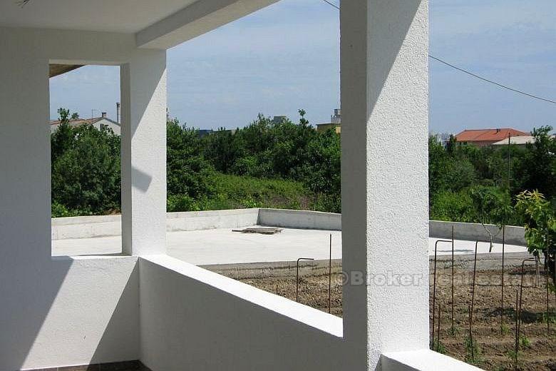 Appartement au rez-de-chaussée, à vendre