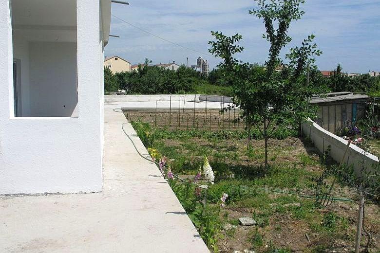 Apartmán v přízemí, k prodeji