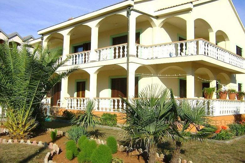 Villa i den vakre byen, for salg