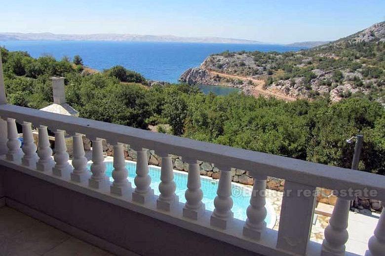 Appartement de deux chambres avec piscine