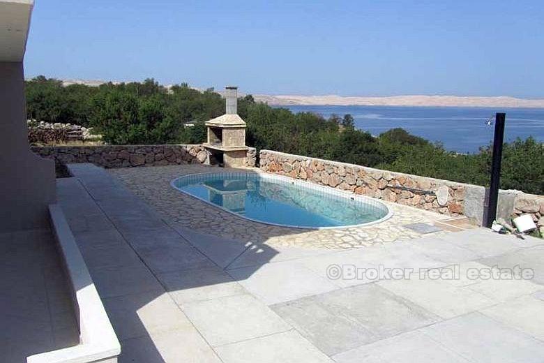 Bilocale con piscina