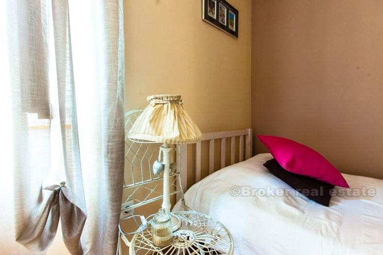 Newly renovated apartment, for rent