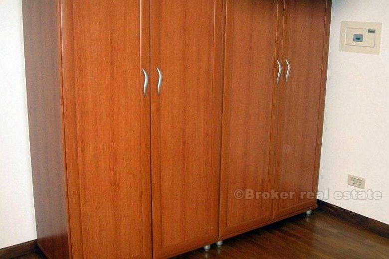 Красивая трехкомнатная квартира, на продажу