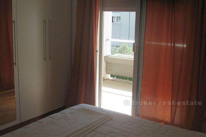 Красивая трехкомнатная квартира, на продажу