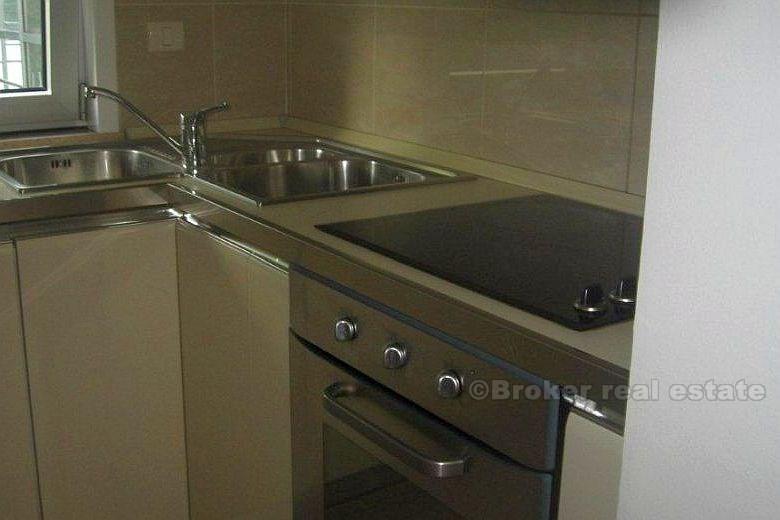 Красивая трехкомнатная квартира, на продажу