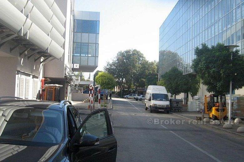 Красивая трехкомнатная квартира, на продажу