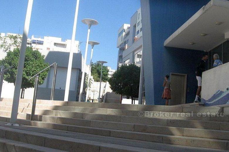 Красивая трехкомнатная квартира, на продажу