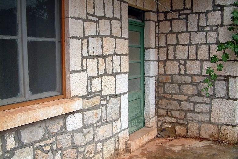 Дом на южной стороне острова, продается