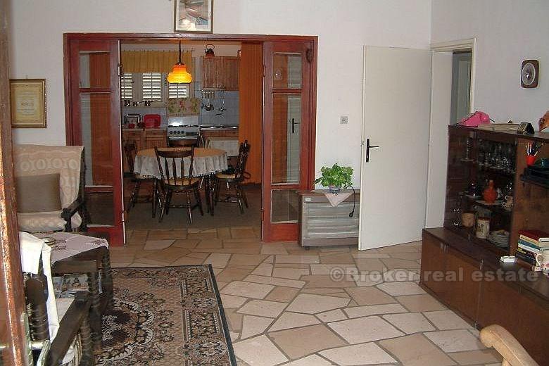 Dom na południowej stronie wyspy, na sprzedaż