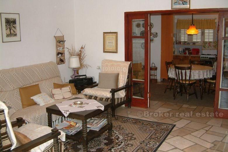 Dom na południowej stronie wyspy, na sprzedaż