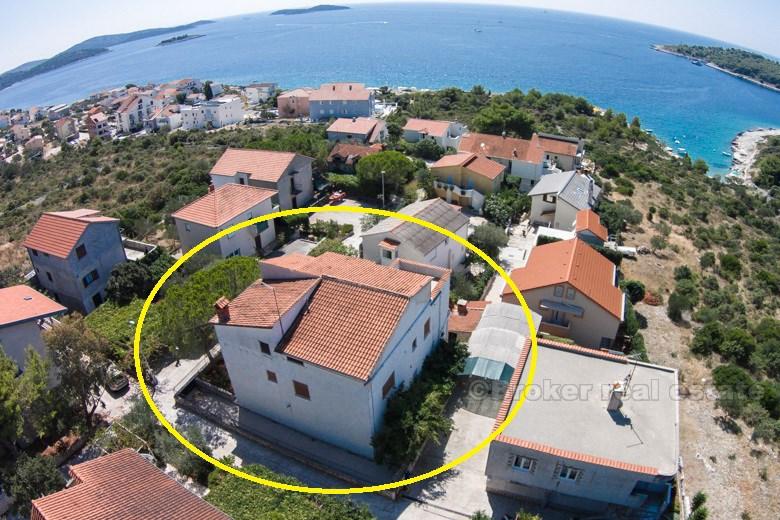 Bella spaziosa casa, in vendita
