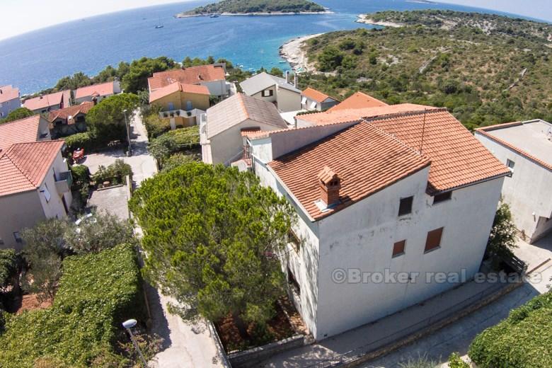 Bella spaziosa casa, in vendita