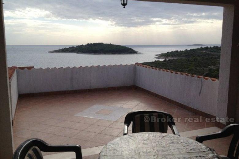Bella spaziosa casa, in vendita