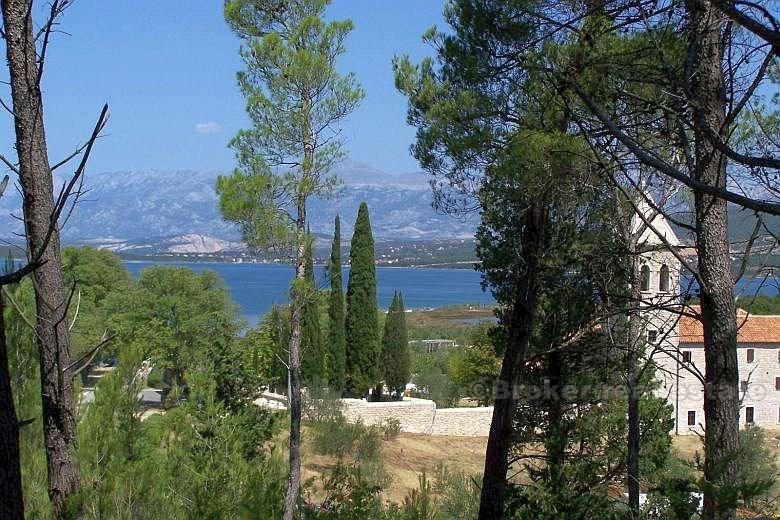 Casa su 3 piani, in vendita