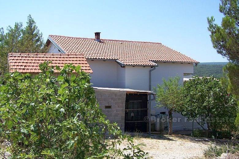 Casa su 3 piani, in vendita