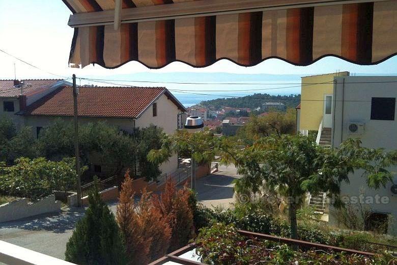 Hyreshus med 3 våningar, till salu