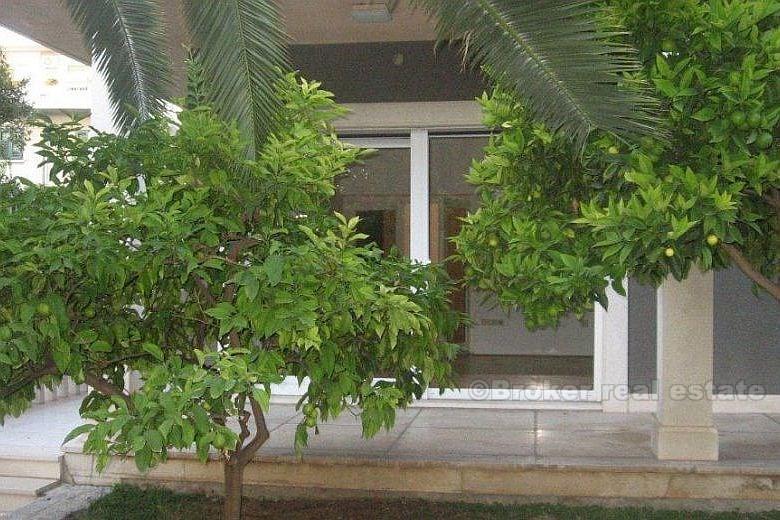 Commercial space on the ground floor, rented out