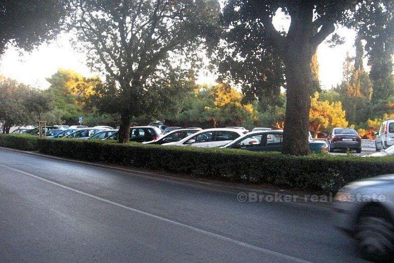 Nebytové prostory v přízemí, k pronájmu