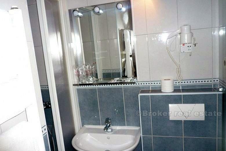 Hotel im Sporthafen, zum Verkauf
