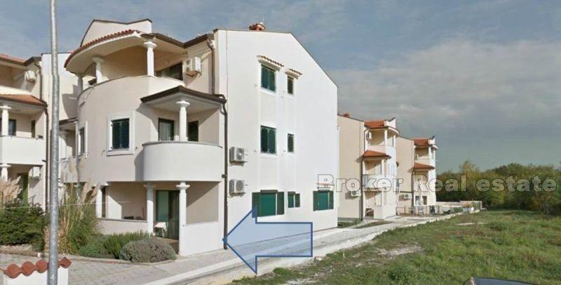 W pełni umeblowany apartament z dwoma sypialniami