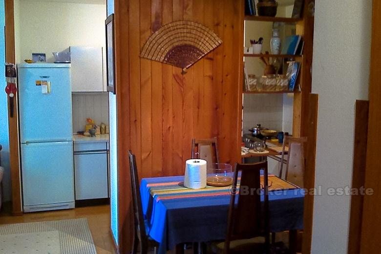 Appartement à deux chambres, à vendre